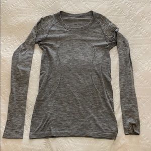 Lululemon Swiftly Tech Long Sleeve 2.0 - Size 6